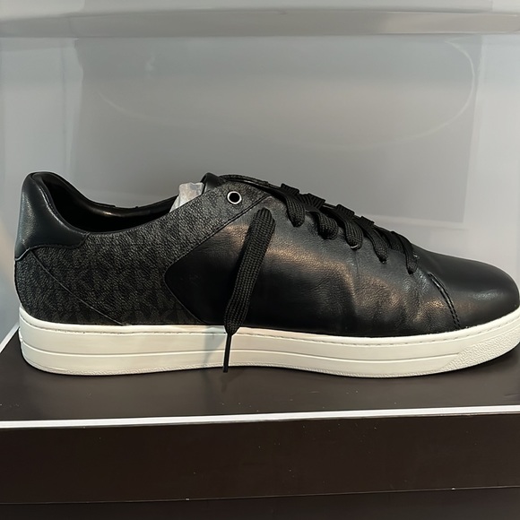 MICHAEL KORS  NEW DRESS SNEAKERS SIZE US 11.5 IMPECCABLE AND FLAWLESS. - Picture 10 of 14